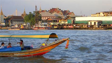 Mga Katotohanan at Kasaysayan ng Thailand .